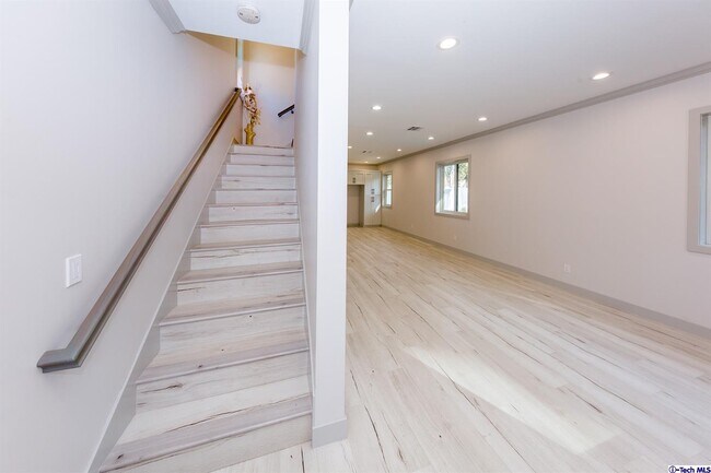 Building Photo - 13849 Gilmore St