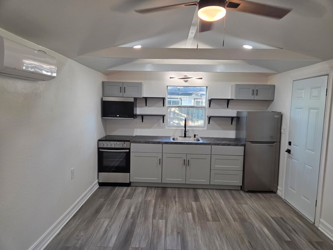 Foto principal - 5034 2nd Ave S