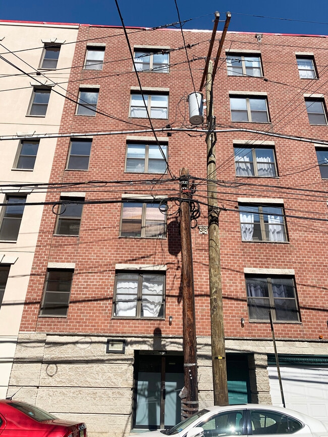 Building Photo - 358 2nd St