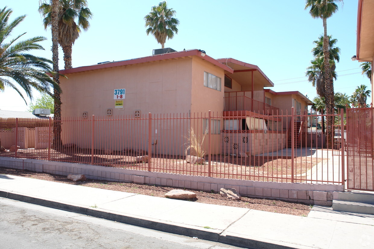 Primary Photo - 3791 Royal Crest St