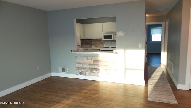 Foto del edificio - 3403 Bridge Ave