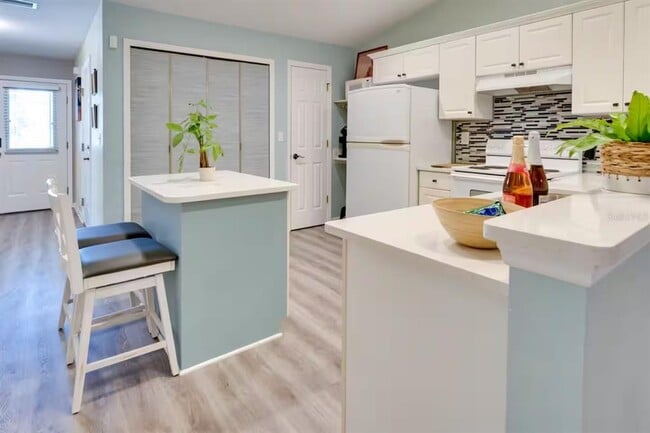 Foto del edificio - 6355 NW 106th Pl