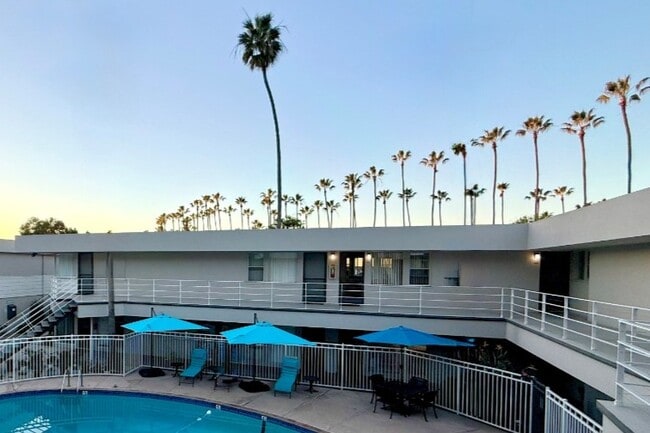 Building Photo - La Jolla Riviera