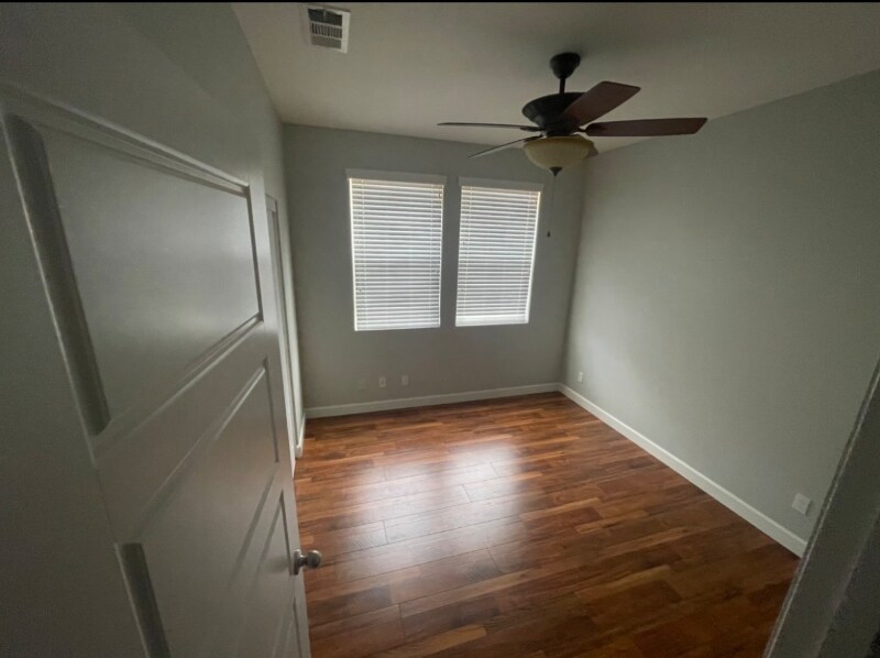 Foto del edificio - 43045 Calle Cristal