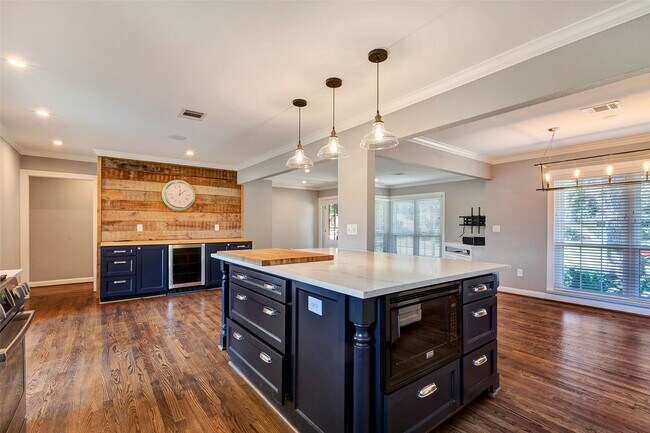 Foto del edificio - 9107 McAvoy Dr