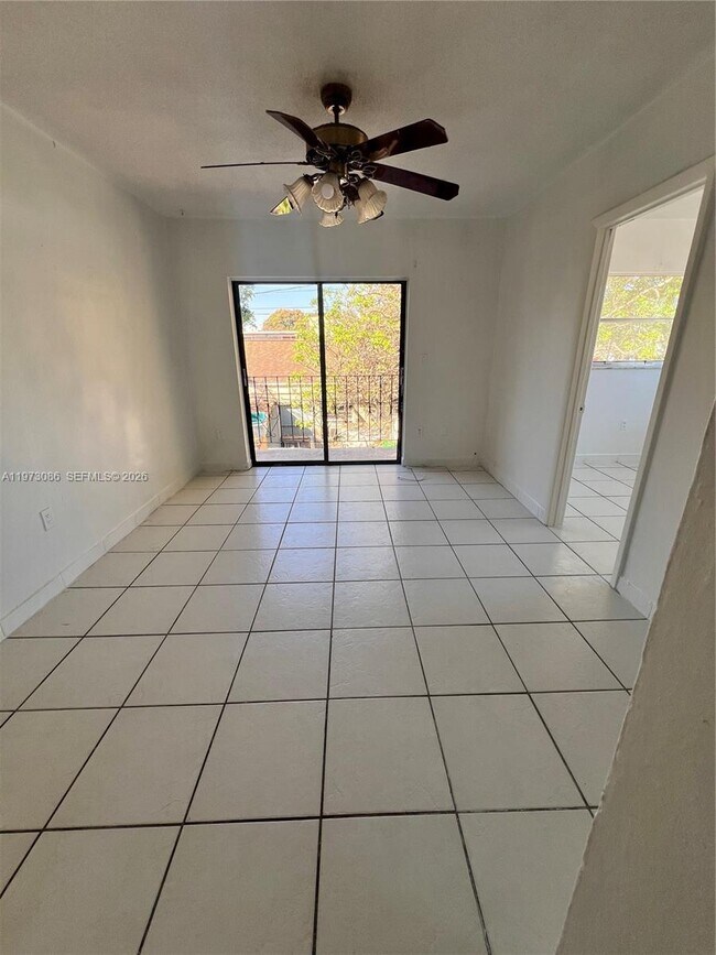 Foto del edificio - 608 SW 15th Ave