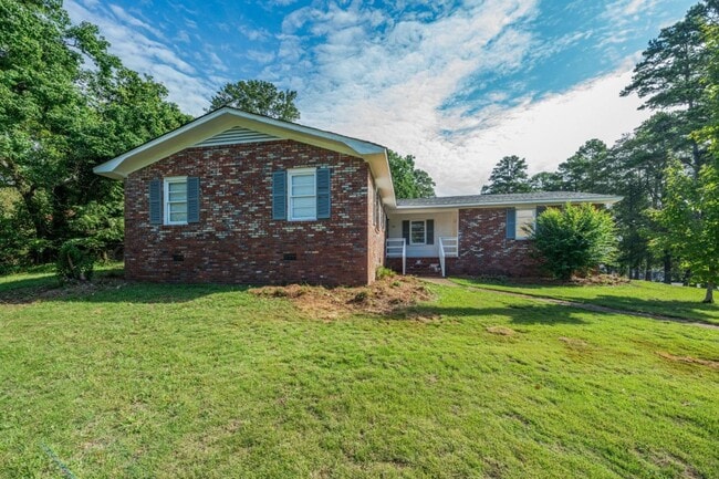 Comfort & Convenience in Northport – 4BR H... - Comfort & Convenience in Northport – 4BR H... House