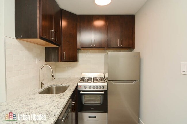 Building Photo - 503 W Barry Ave