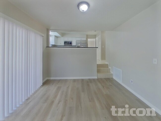 Foto del edificio - 7302 Barry Rd