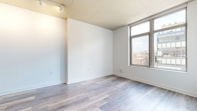 Interior Photo - View 14