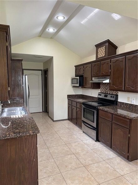 Building Photo - 904 W Solar Dr