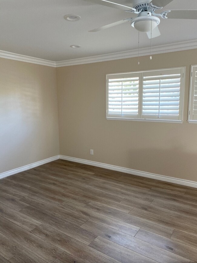 Foto del edificio - 884 Moffatt Cir