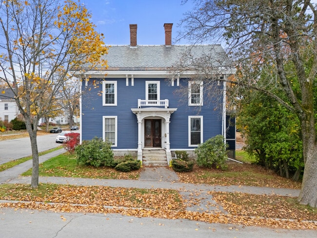 Building Photo - 135 Cedar St