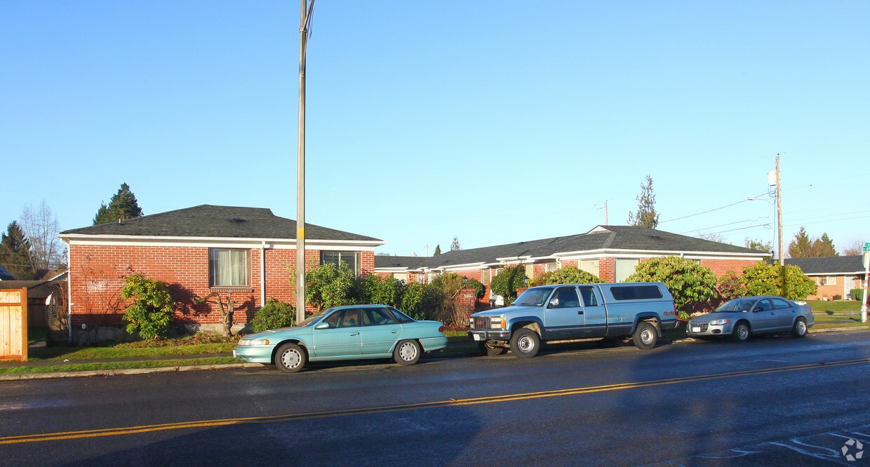 Primary Photo - 5404 S M St