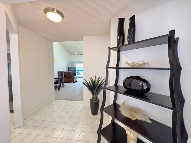 Foto del edificio - 715 Magnolia Pl