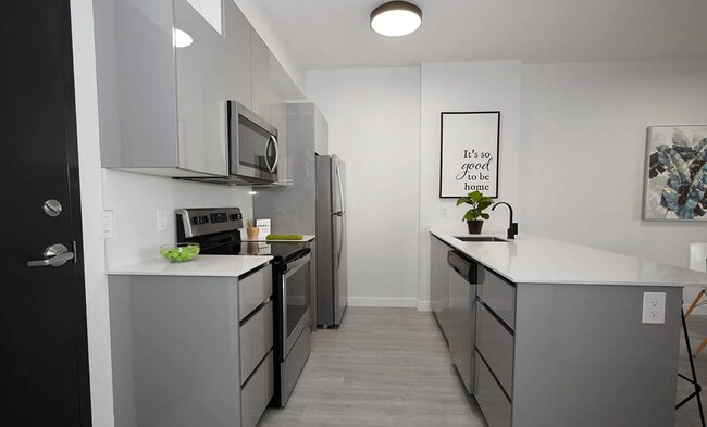 Building Photo - 703 St Anne's