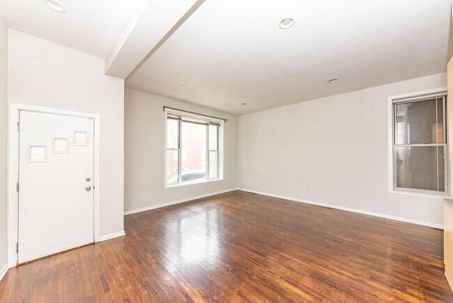 Building Photo - 2207 W Race Ave