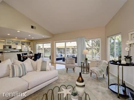 Building Photo - 7745 Seabreeze Dr