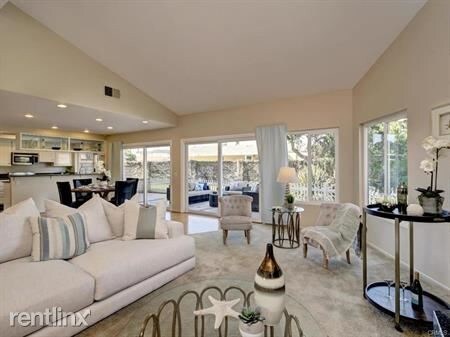 Foto del edificio - 7745 Seabreeze Dr