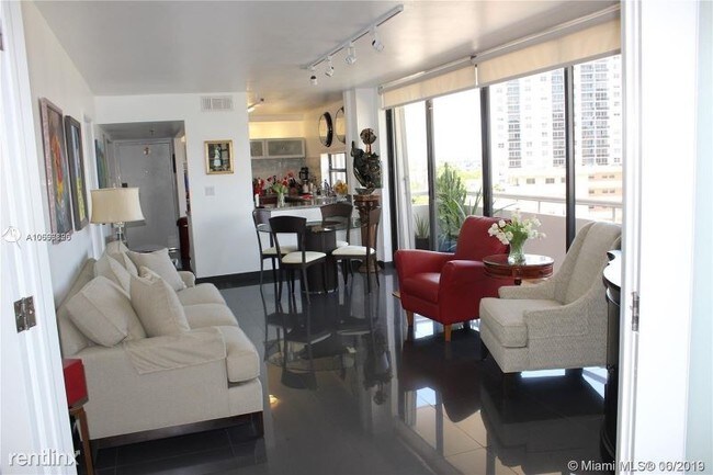 Foto del edificio - 6820 Indian Creek Dr