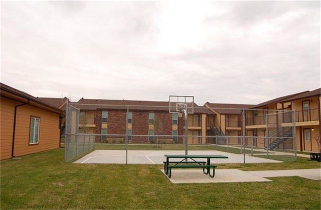 Building Photo - 7200 Heards Ln
