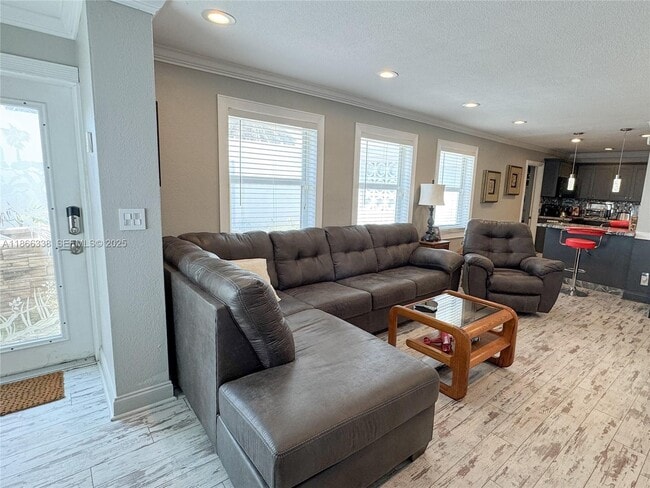 Foto del edificio - 161 NW 27th Ct