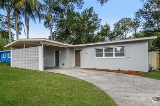Building Photo - 6007 Oakcrest Cir