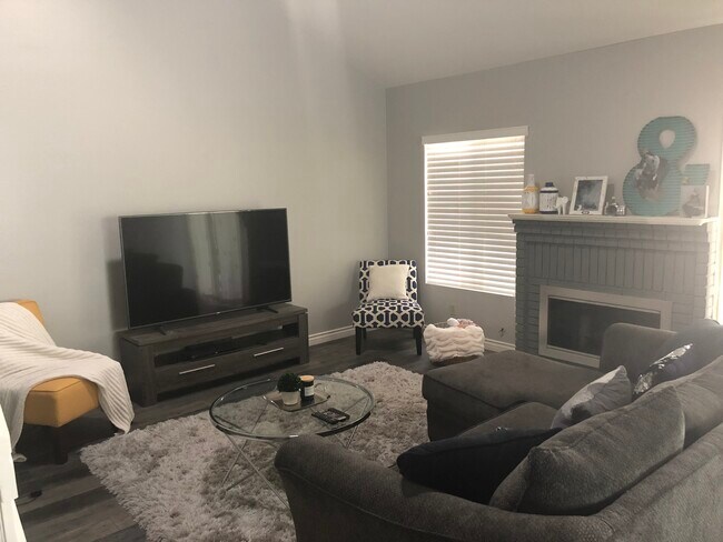 Foto del edificio - 8010 Mission Vista Dr