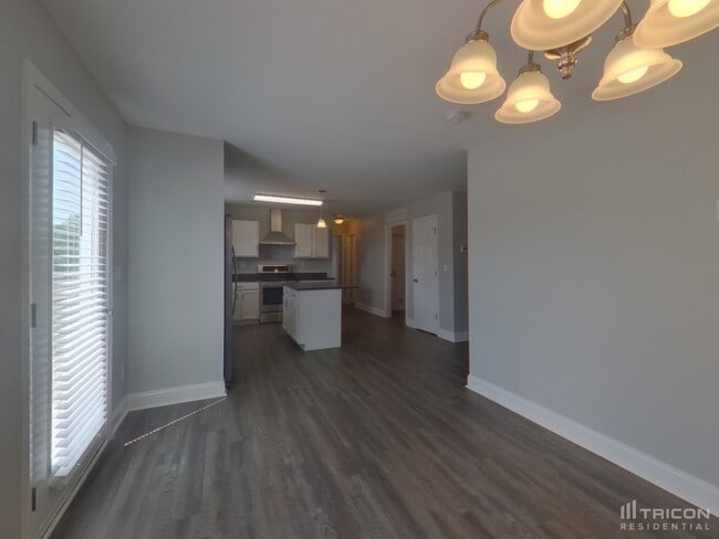 Building Photo - 4442 Vernon Cir SE