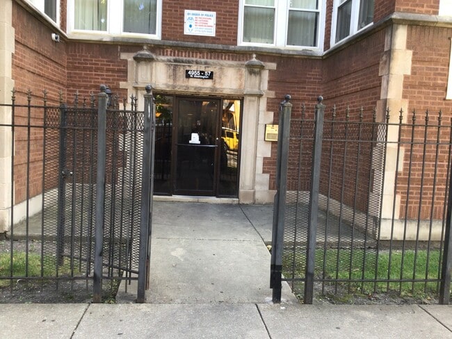 Building Photo - 4955 W Washington Blvd