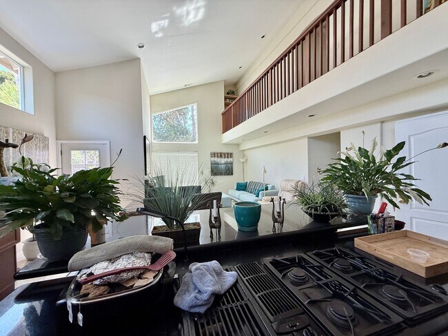 Building Photo - Rancho Penasquitos 6 Bedroom Home For Lease