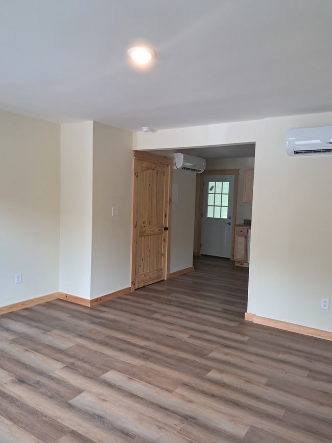 Building Photo - 315 Sulphur Springs Rd