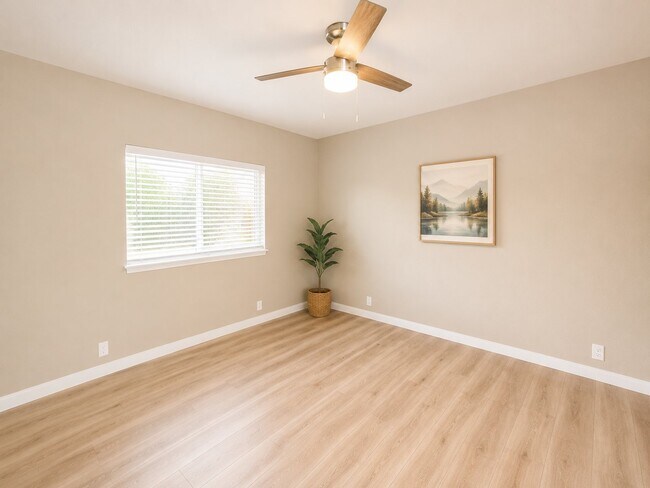Foto del edificio - 4562 N Glen Rd