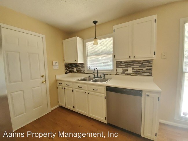 Foto del edificio - 3 br, 2 bath House - 5311 Thackeray Drive