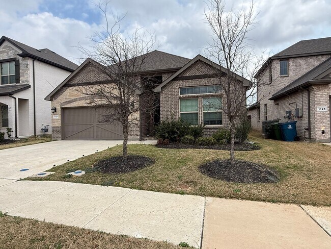 Building Photo - 1121 Knightsbridge Rd