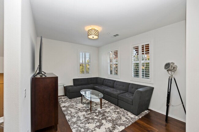Building Photo - 31205 Strawberry Tree Ln