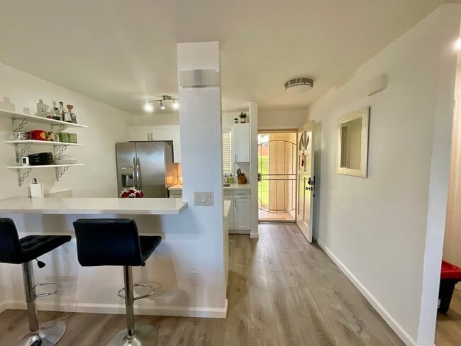 Foto del edificio - 2 bed 2 bath, Private yard, 2 parking stalls