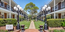 Primary Photo - Colonial Oaks Apartments