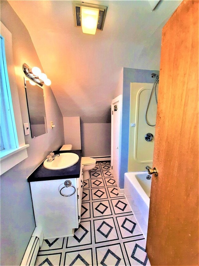 Foto del edificio - Providence/PC Area Single Family - $2,550