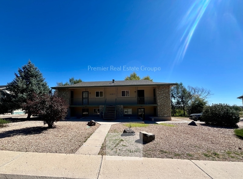 Primary Photo - 1197 Cree Dr