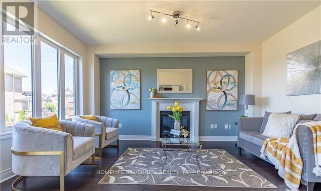 Building Photo - 1029 Upper Thames Dr