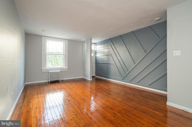 Building Photo - 123 Kingsley St