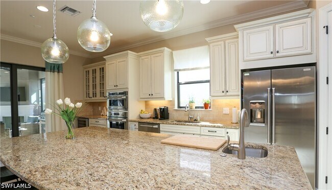 Foto del edificio - 10155 Coconut Rd