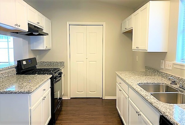 Foto del edificio - 11822 Perry Rd, Houston, TX 77064