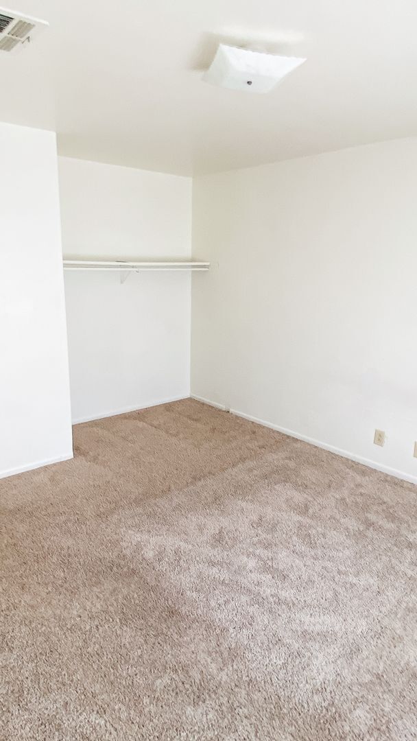 Building Photo - Small Town Living-Just A Short Drive From ...