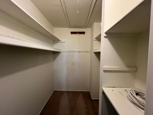 Foto del edificio - 9153 Ellie Dr