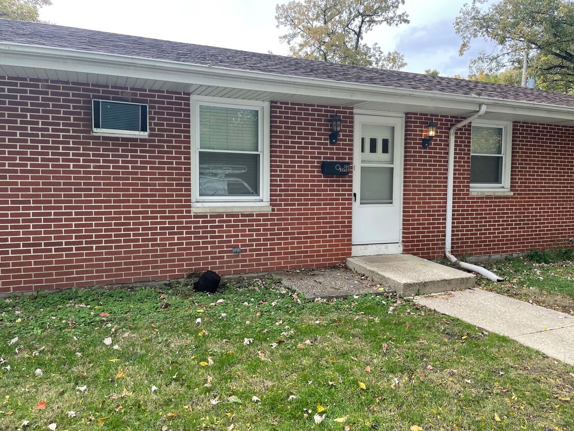 Primary Photo - 204 S East St