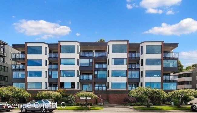 Building Photo - 1140 Alki Ave SW