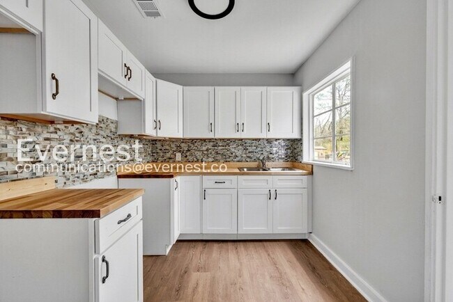 Foto del edificio - 1737 Grant Ave SW