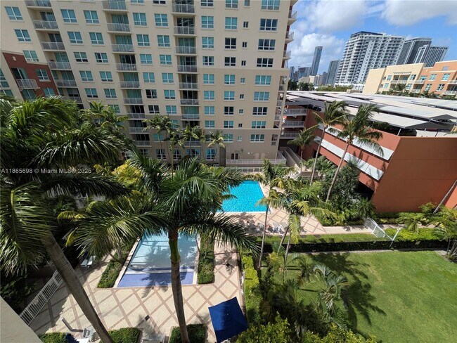 Building Photo - 2000 N Bayshore Dr